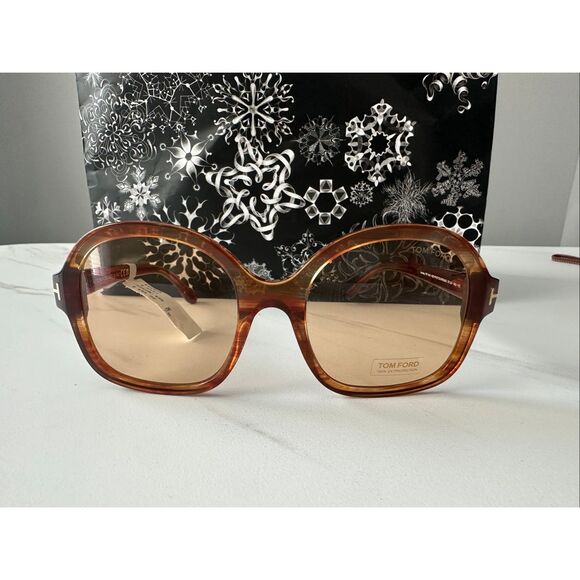 TOM FORD 57MM Hanley Butterfly Sunglasses $495 - Picture 4 of 11